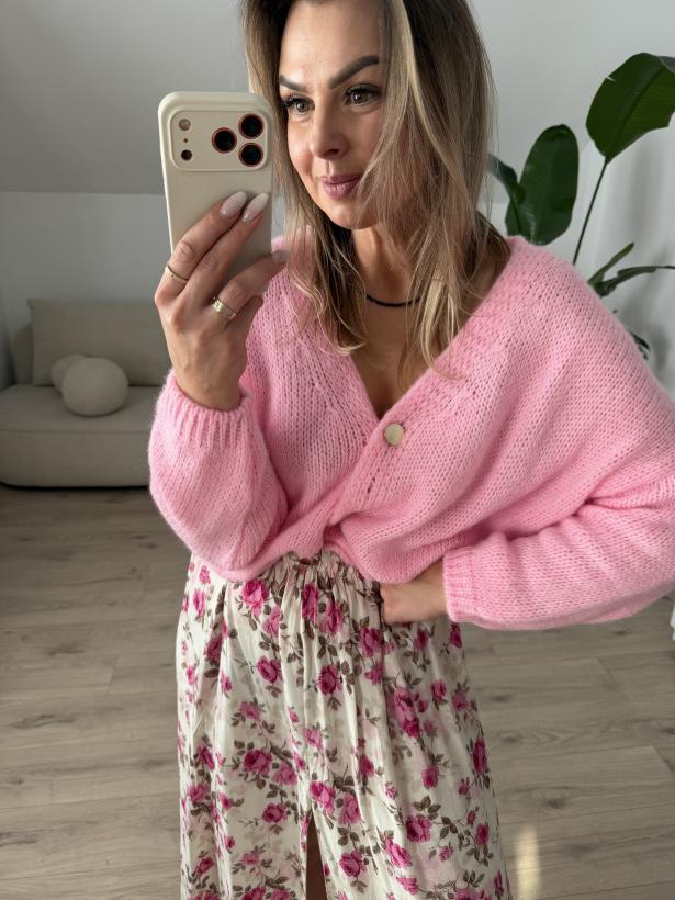 SWETER GUZIKI