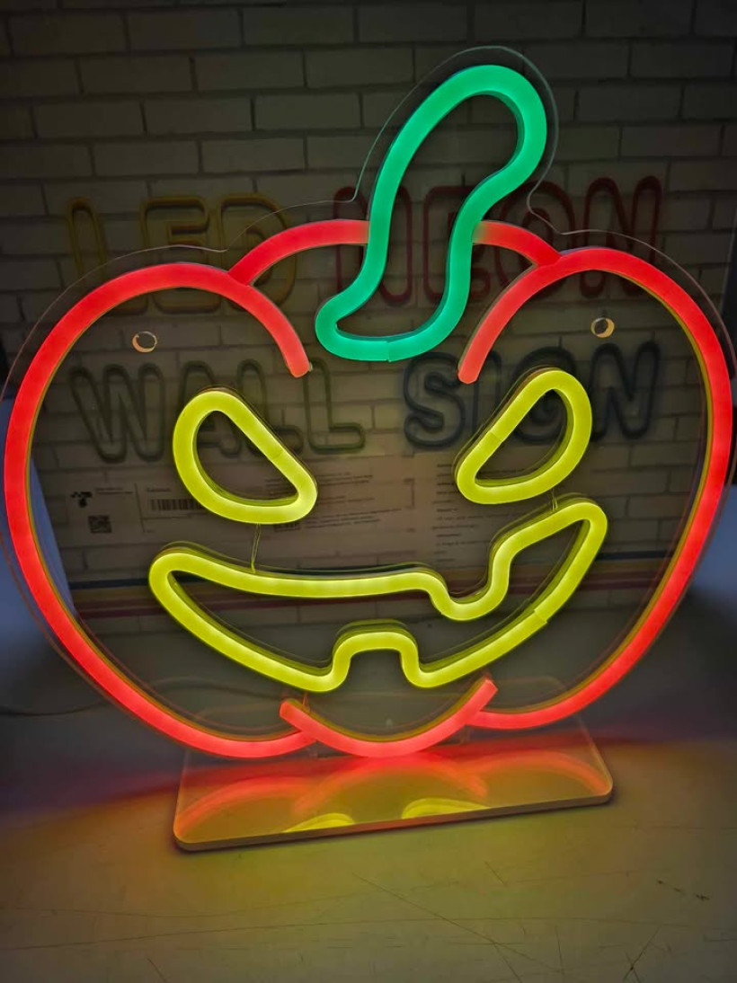 Neon dynia (E1)
