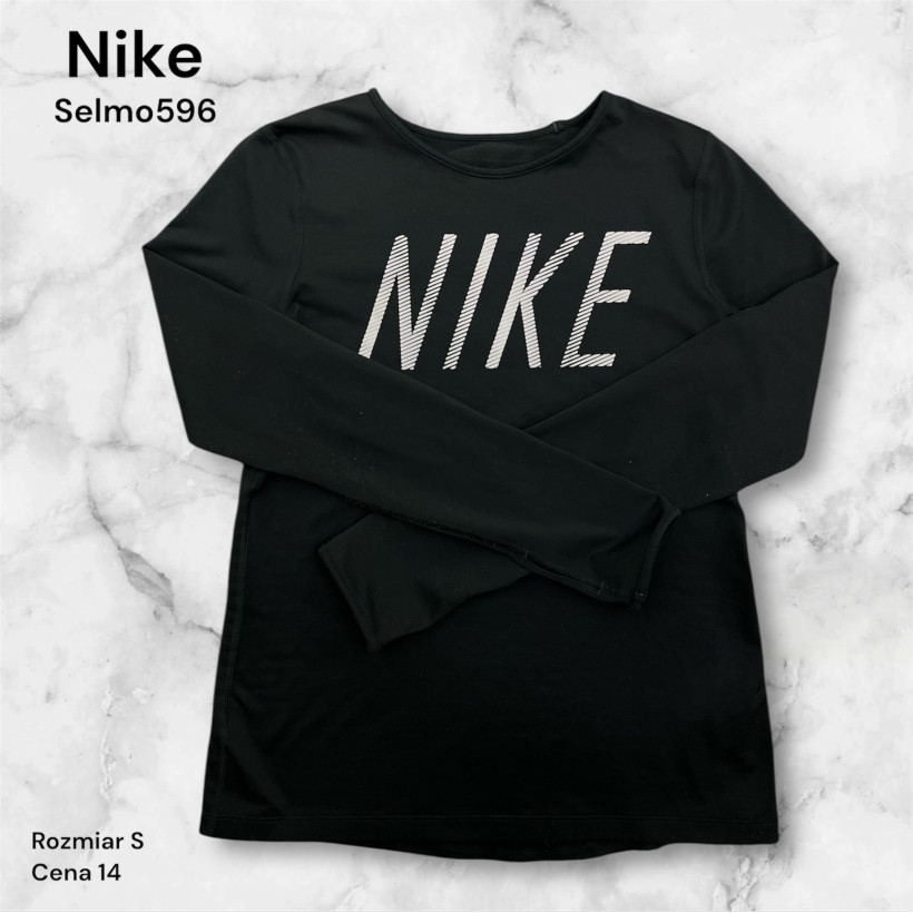 596. Bluzka Nike rozm. s
