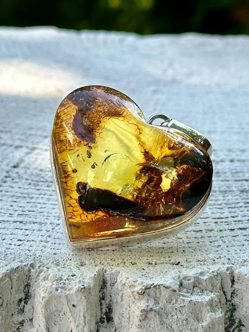 Zawieszka Serce z Naturalnego Bałtyckiego Bursztynu