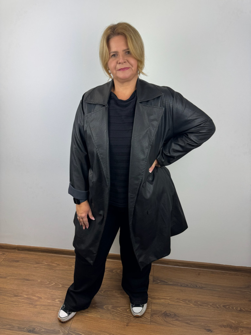 Italia nr IV - Płaszcz jednokolorowy ekoskórka - 36693 - czarny