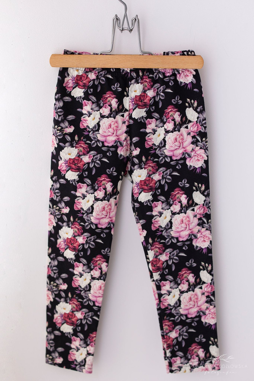 LEGINSY KWIATY NA CZERNI LILY GREY !WYPADAJĄ ZANIŻONE - ZAMAWIAMY ROZMIAR WIĘKSZE!