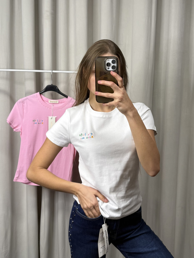 T-shirt z napisem It’s late kiss me bawełniany 