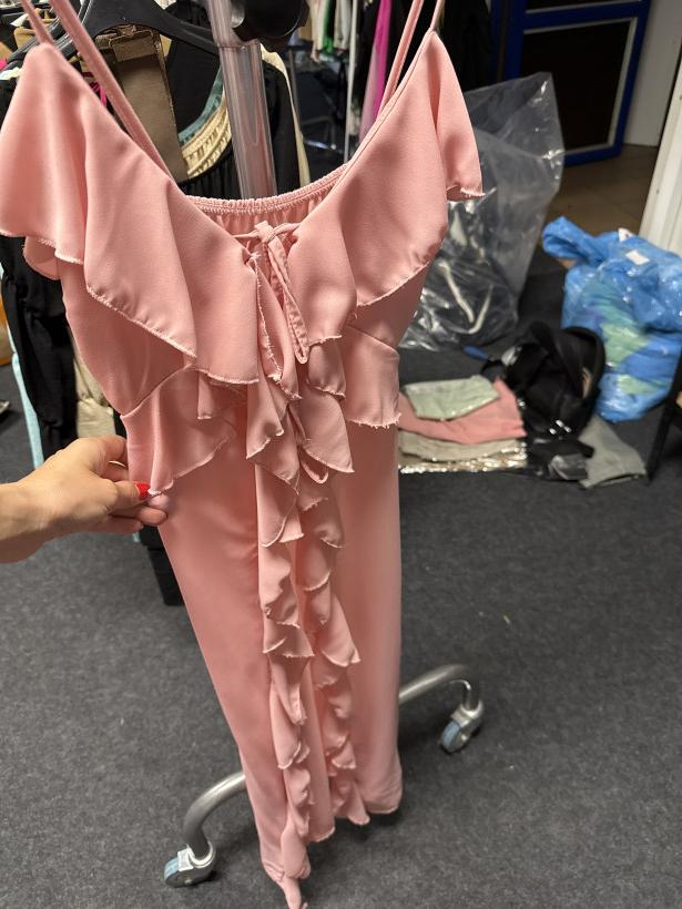 Bluzka tył długi falbana 