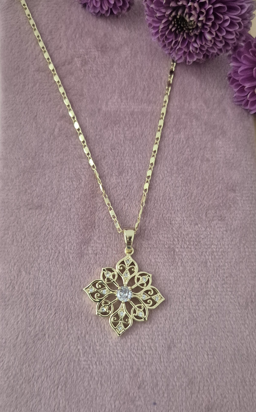 naszyjnik ala lilijka z cyrkonią 