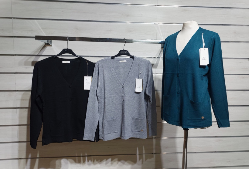 CARDIGAN DECOTE V E BOLSOS