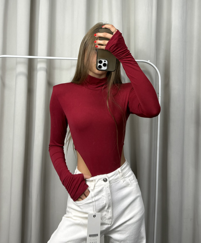 Body z wysokim wycięciem