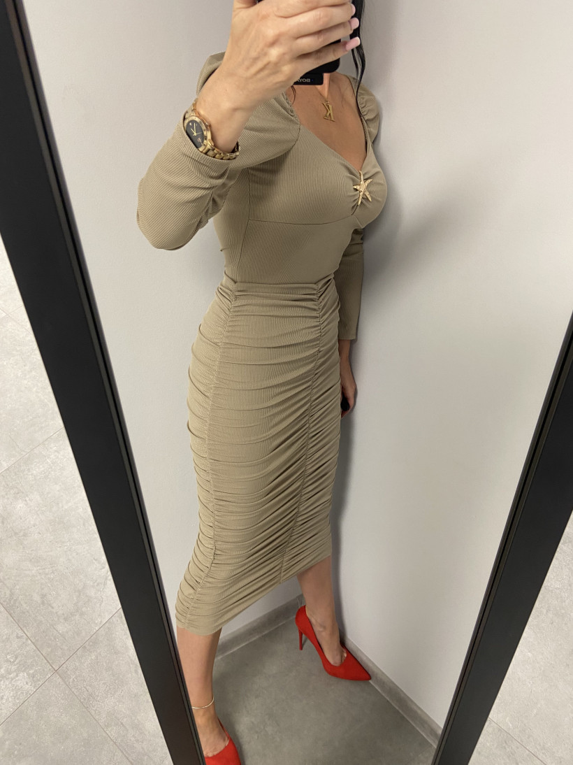 Bluzka 542 push-up, z broszką 