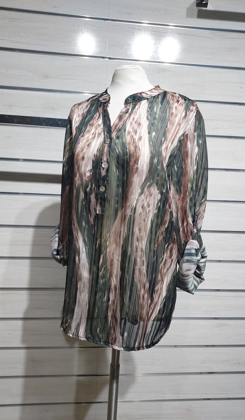 CAMISA ESTAMPADA C/ FIOS DOURADOS