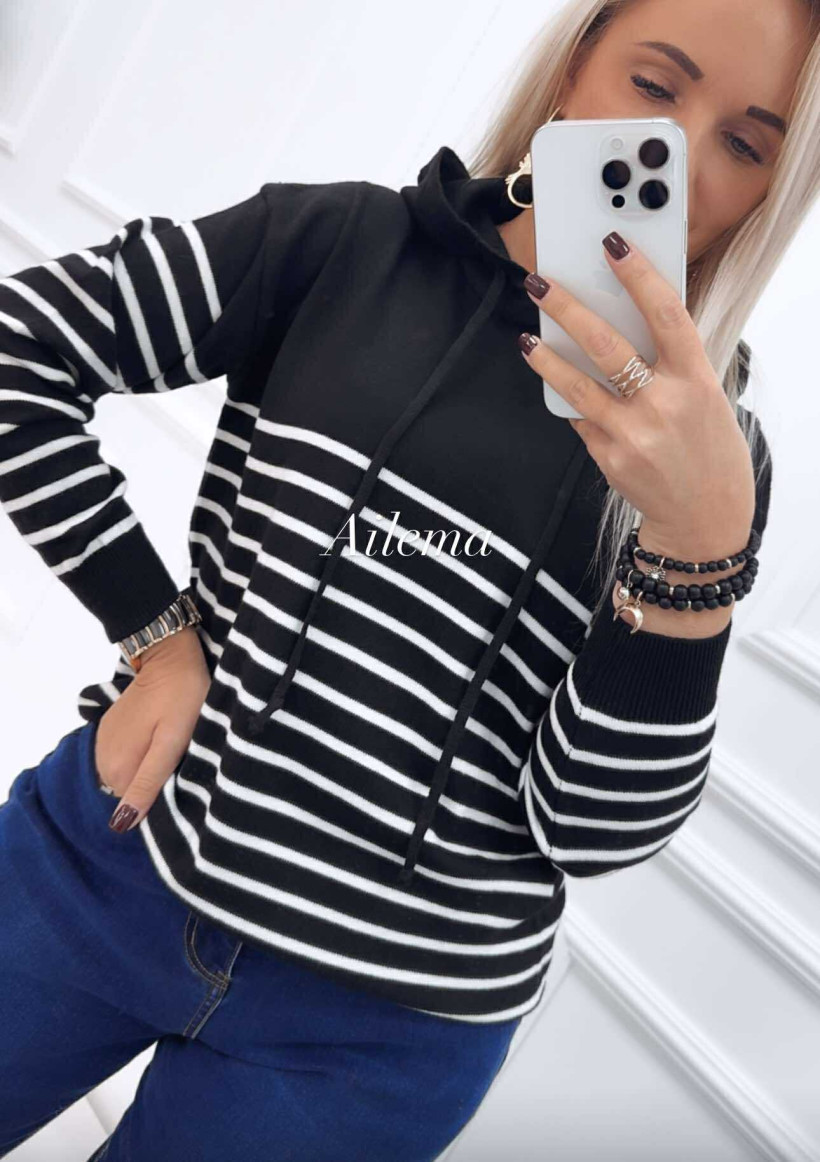 Sweterek z kapturem w paski T2227