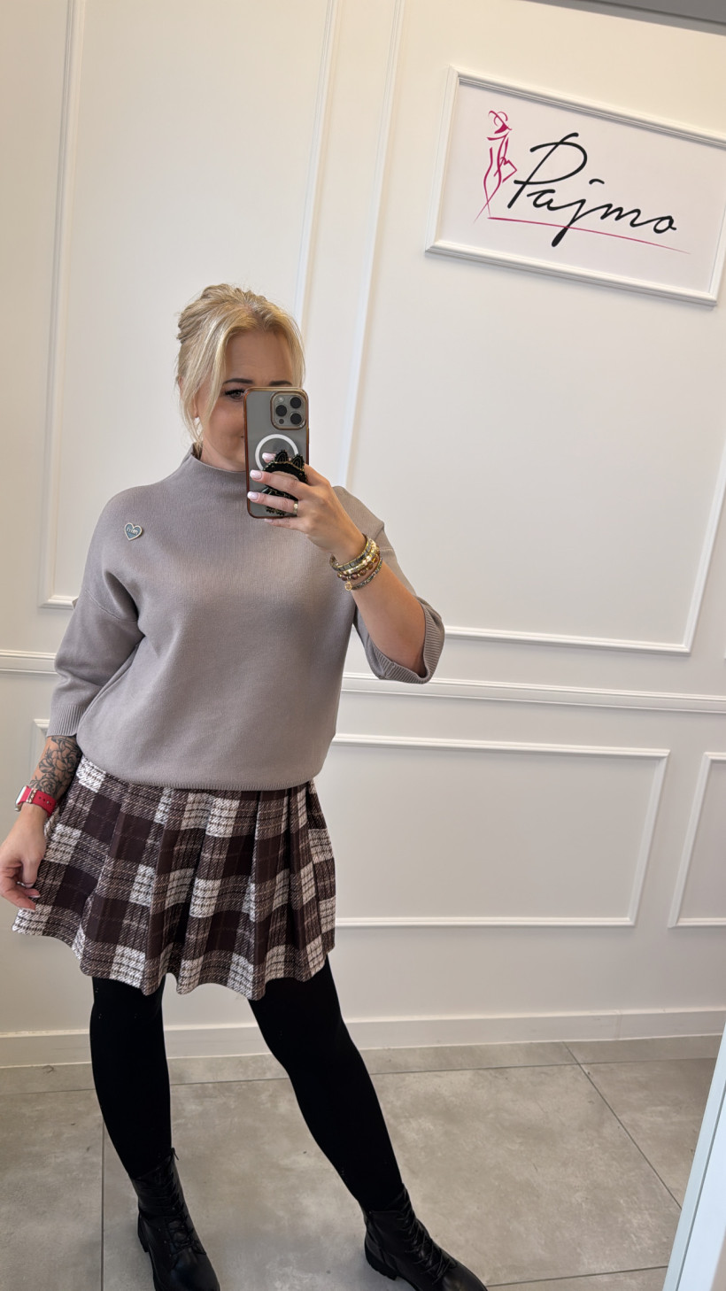 Sweter z broszką 13542