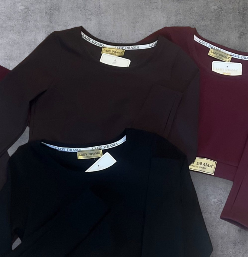 CROPTOP PRĄŻEK DŁUGI RĘKAW CZARNY LADY DRAMA