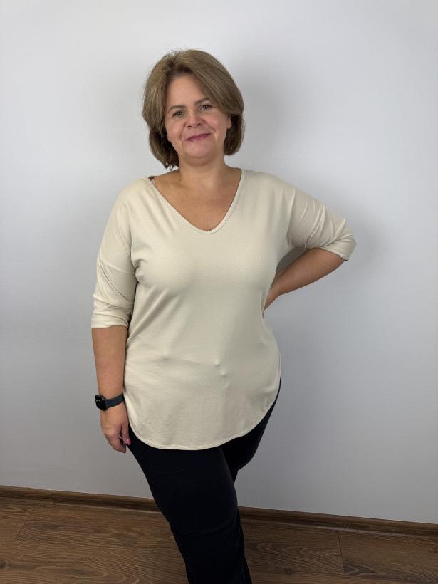 Italia nr V - Tunika jednokolorowa w serek, rękaw 3/4 - 21152 - beż