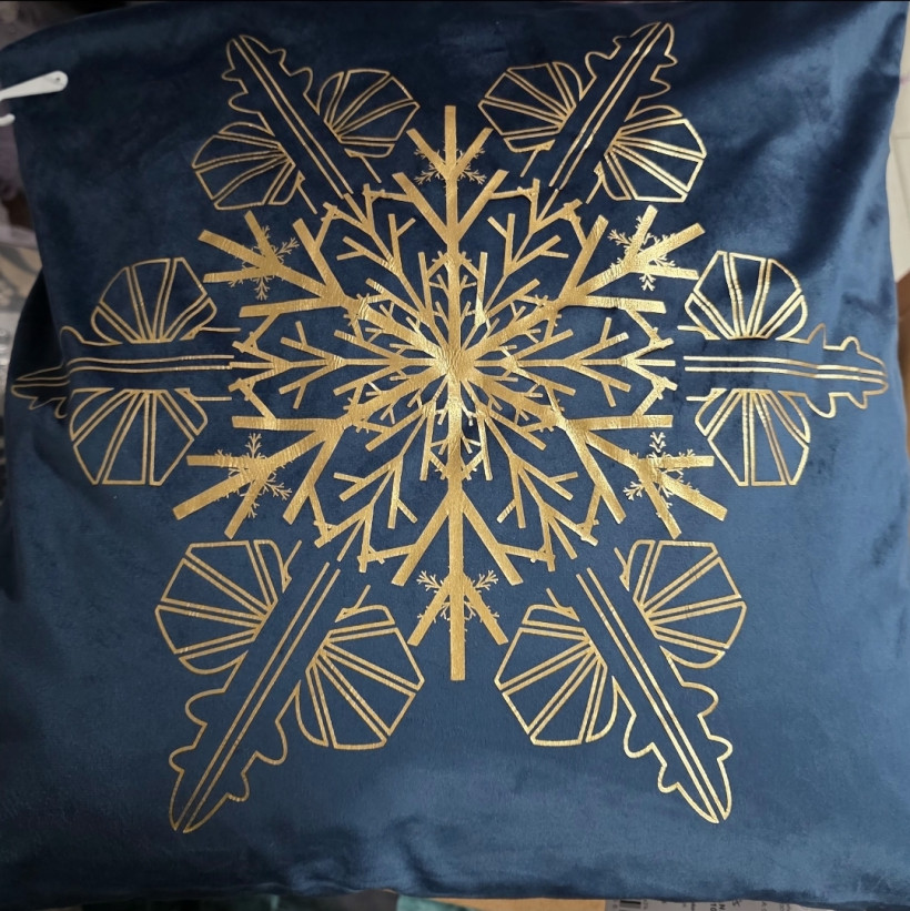 Poszewka granat Śnieżka złota 45x45cm