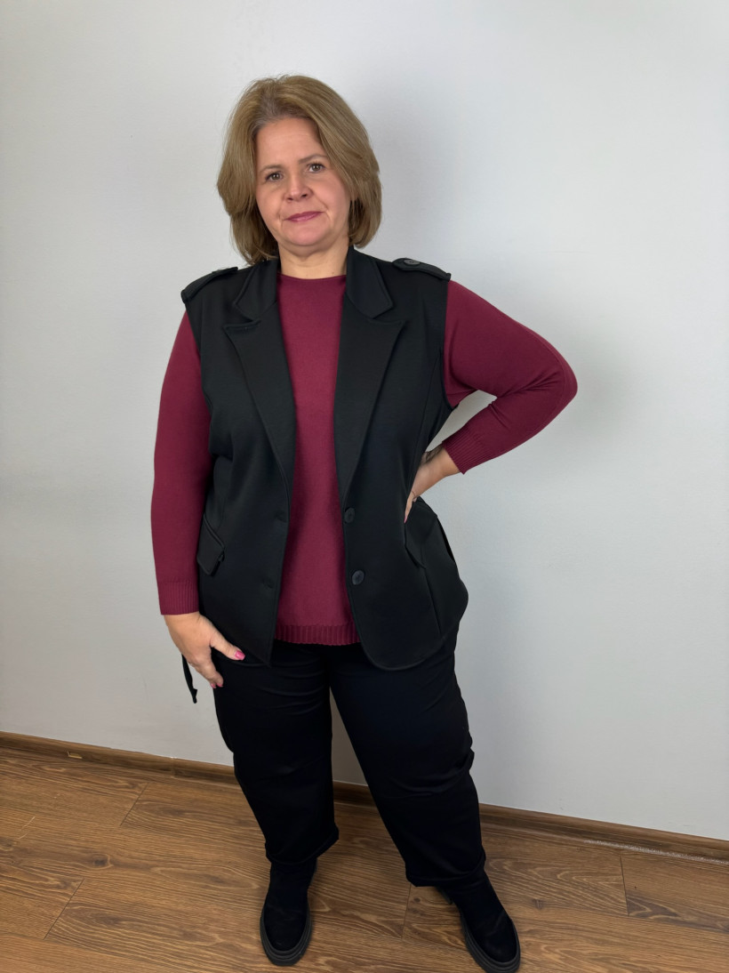 Italia nr V - Kamizelka zapinana na guziki z paskiem, jednokolorowa, pagony - 3907 - czarna