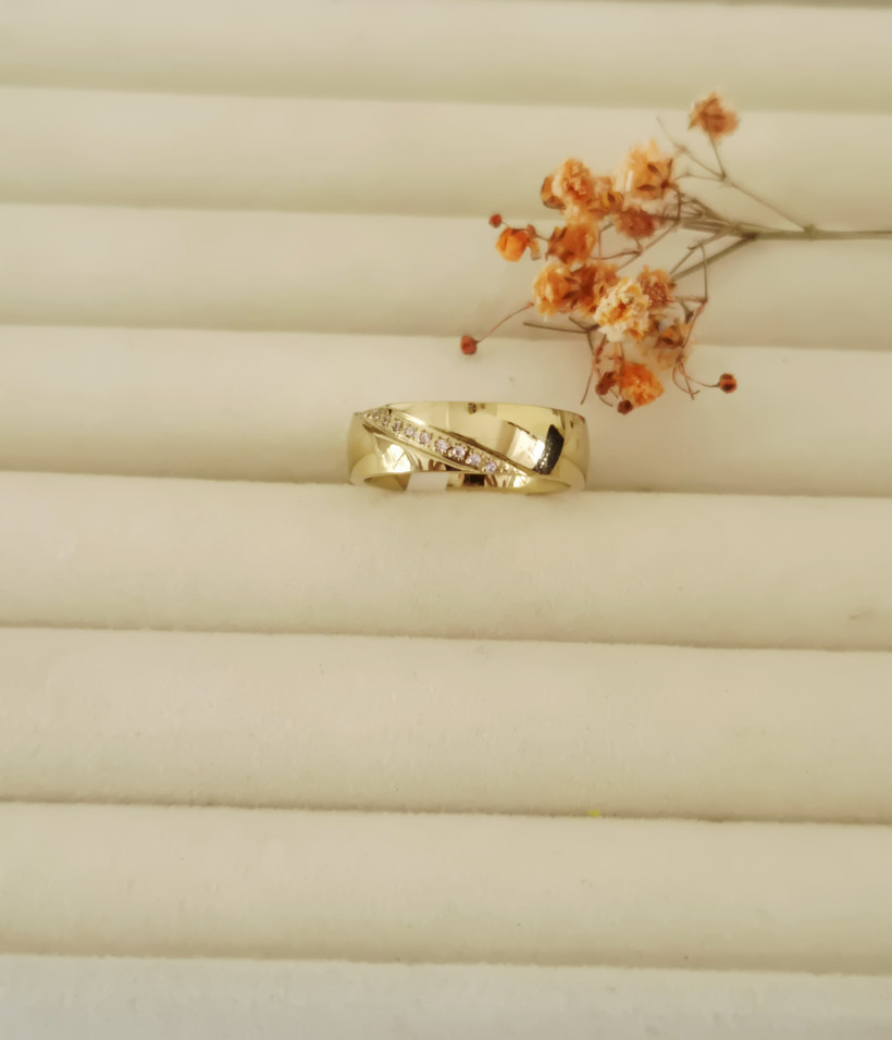 Obrączka z cyrkoniami rozm. 10