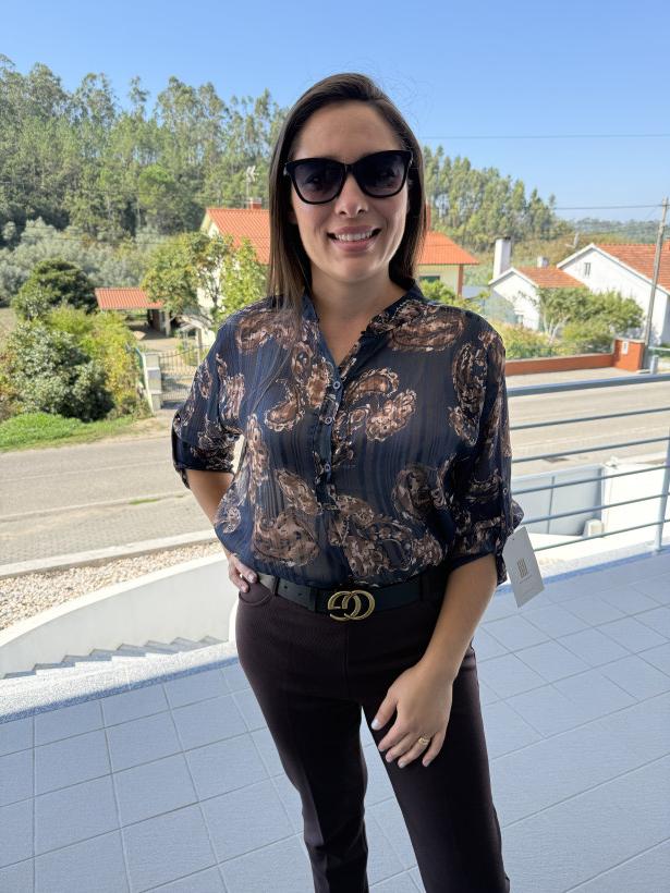 CAMISEIRO LEVE COM FLORES