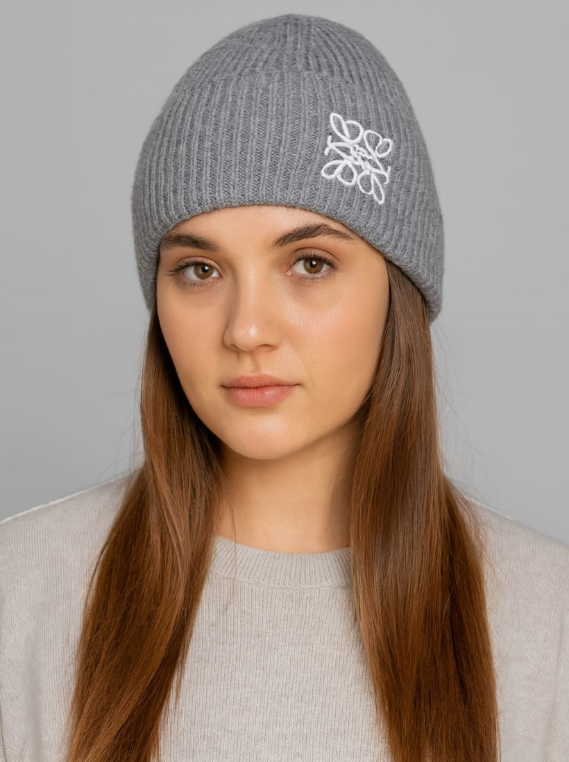 CZAPKA Z MANKIETEM LOEWE