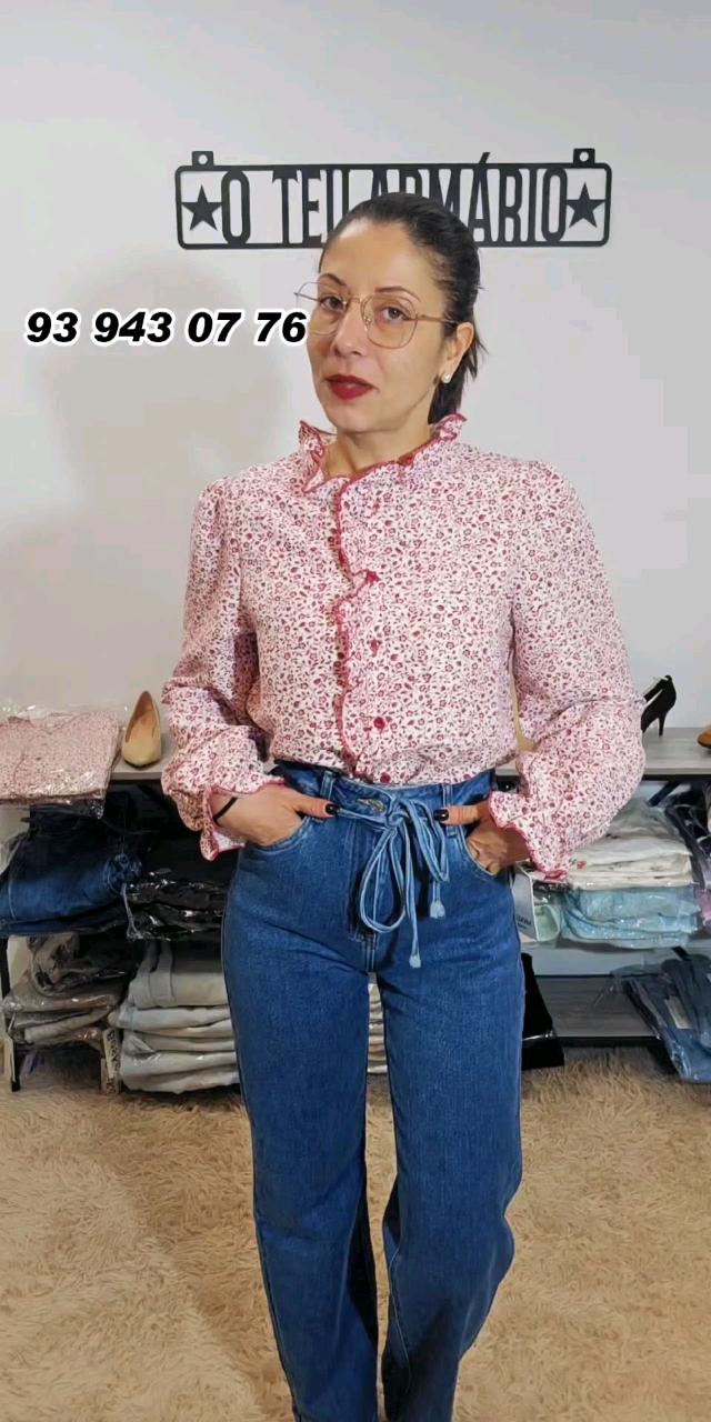 CAMISA FLOR VERMELHA