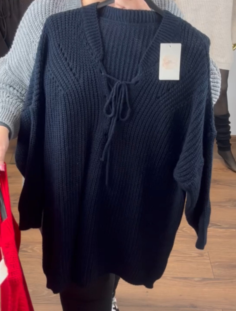 Italia nr V - Sweter Tunika jednokolorowy wiązany dekold - 3707 - granat