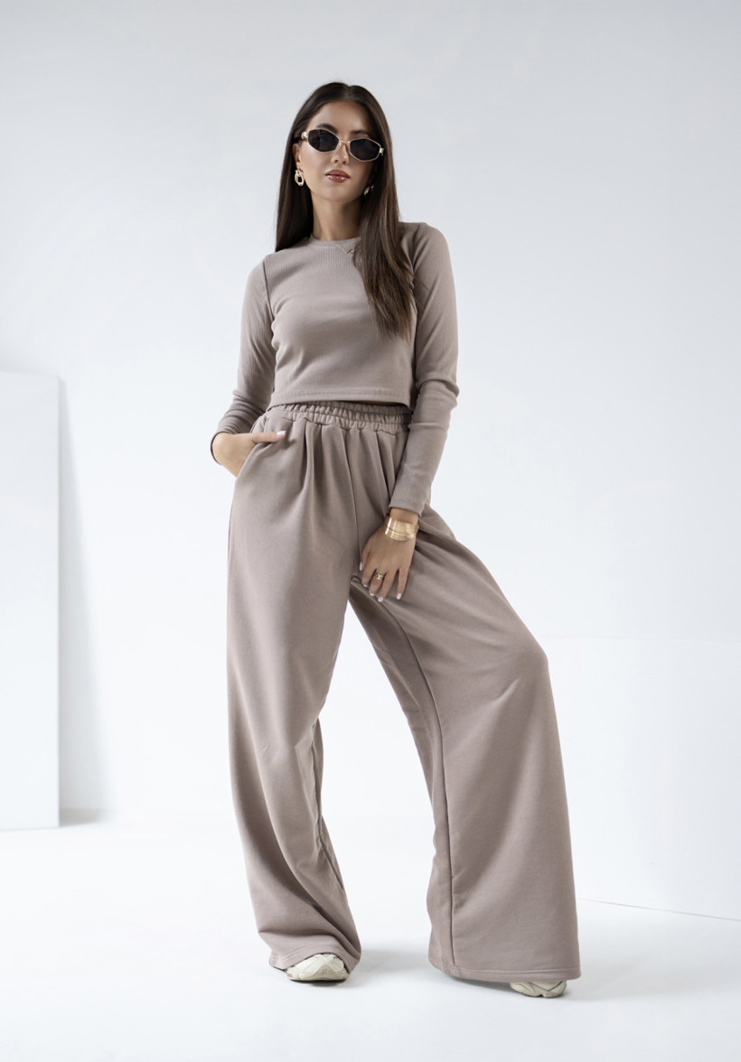 Damski komplet dresowy szerokie spodnie i bluzka z prążka – fango