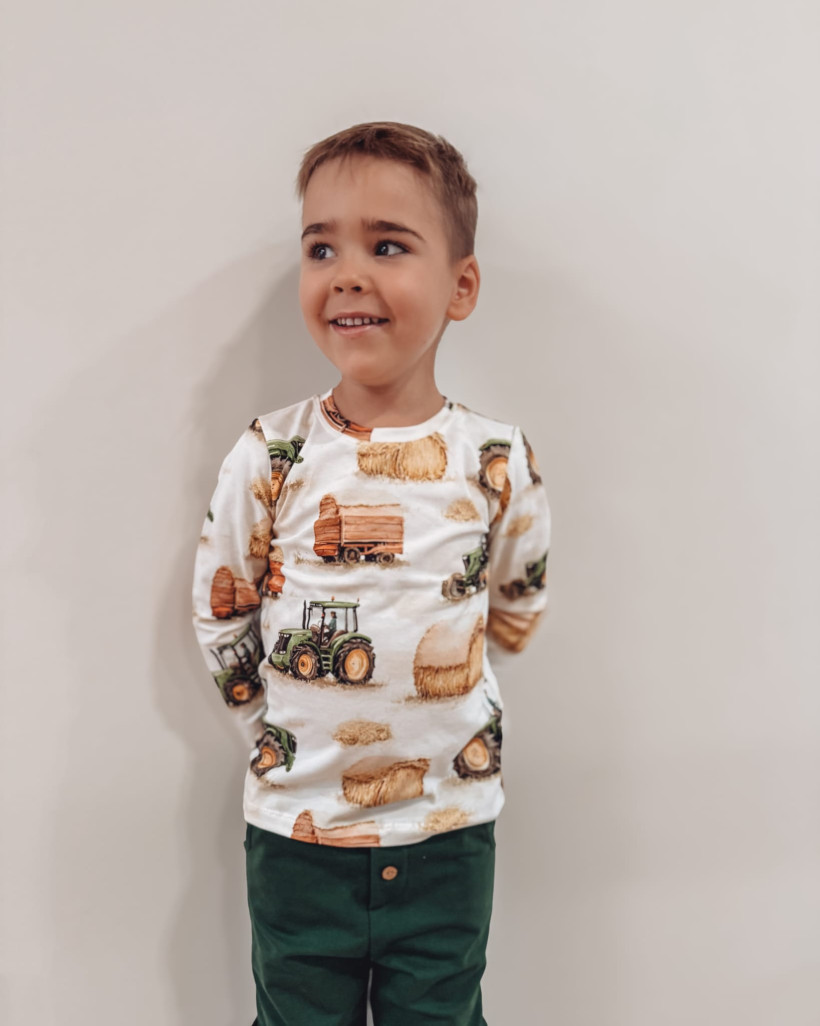 Bluzka traktor Byobaby dla chłopca – Komfort i styl na co dzień