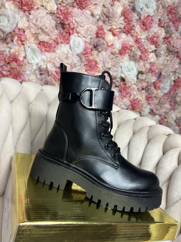 CC*botki wiązane "D"