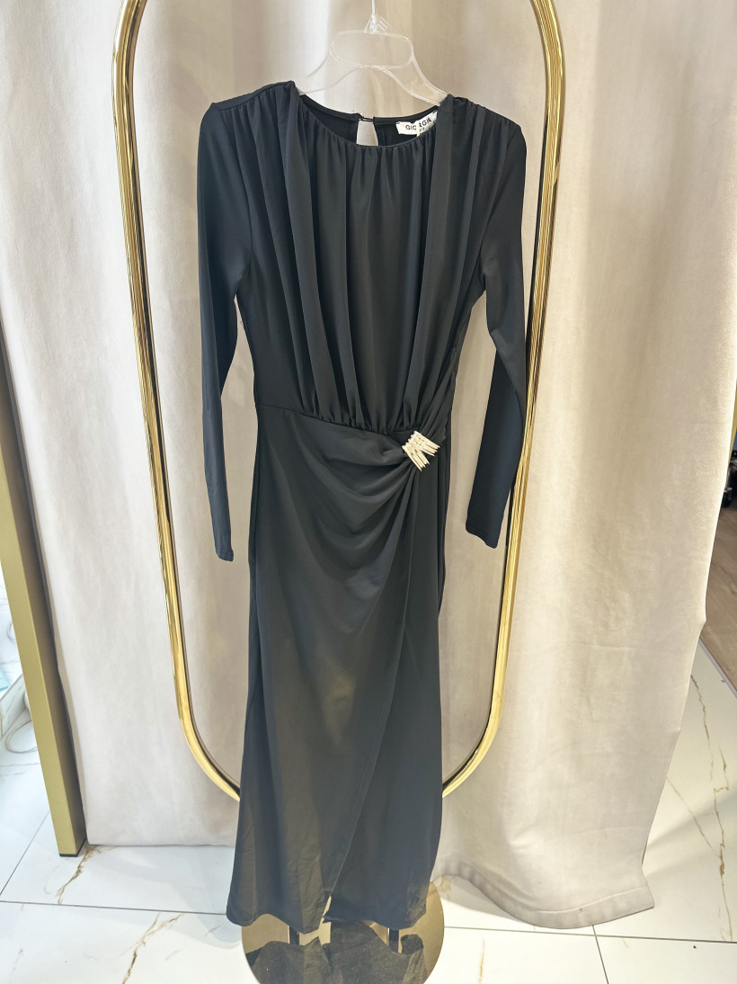 GIORGIA SUKIENKA CZARNA  MARSZCZENIE MAXI ZŁOTY DODATEK