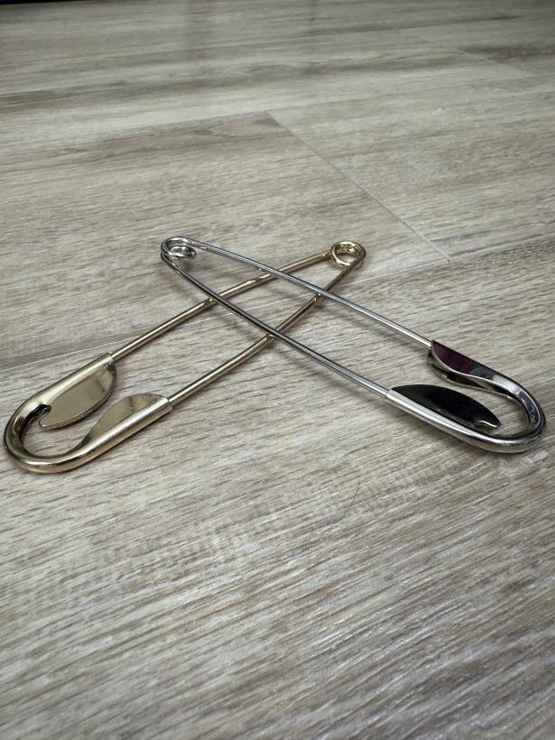 Duża Agrafka broszka (Minouu)