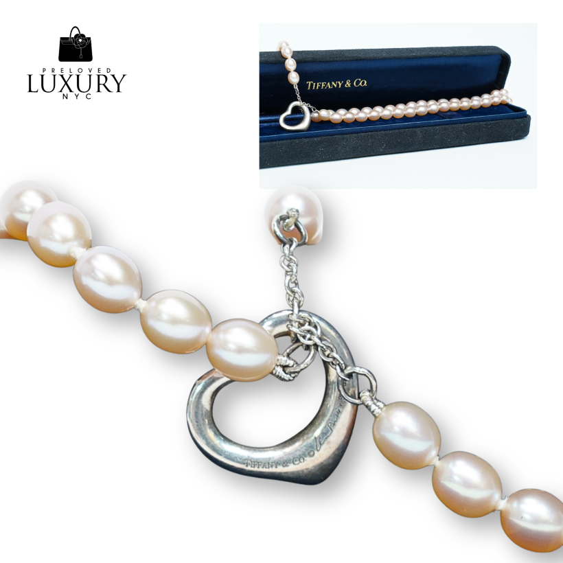 TIFFANY & CO. Pearl Bracelet with Heart-Shaped Clasp