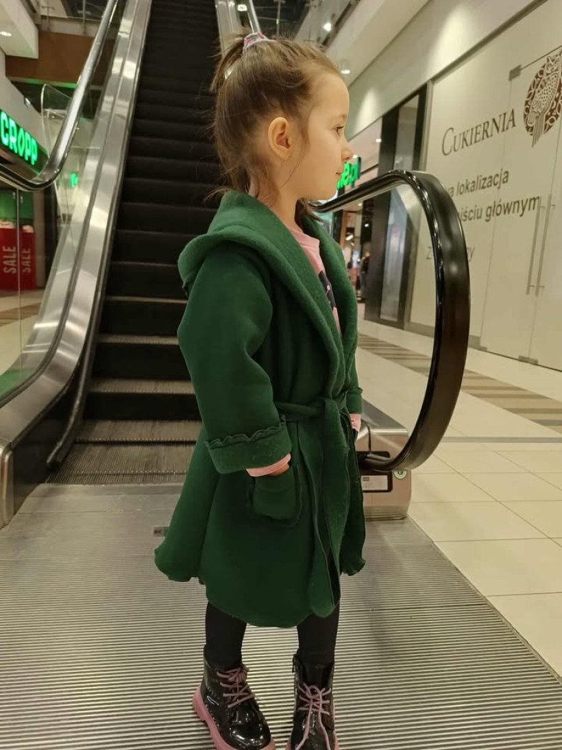 Zielony Płaszczyk Dziecięcy Emiś z Kapturem - Wygoda na Co Dzień