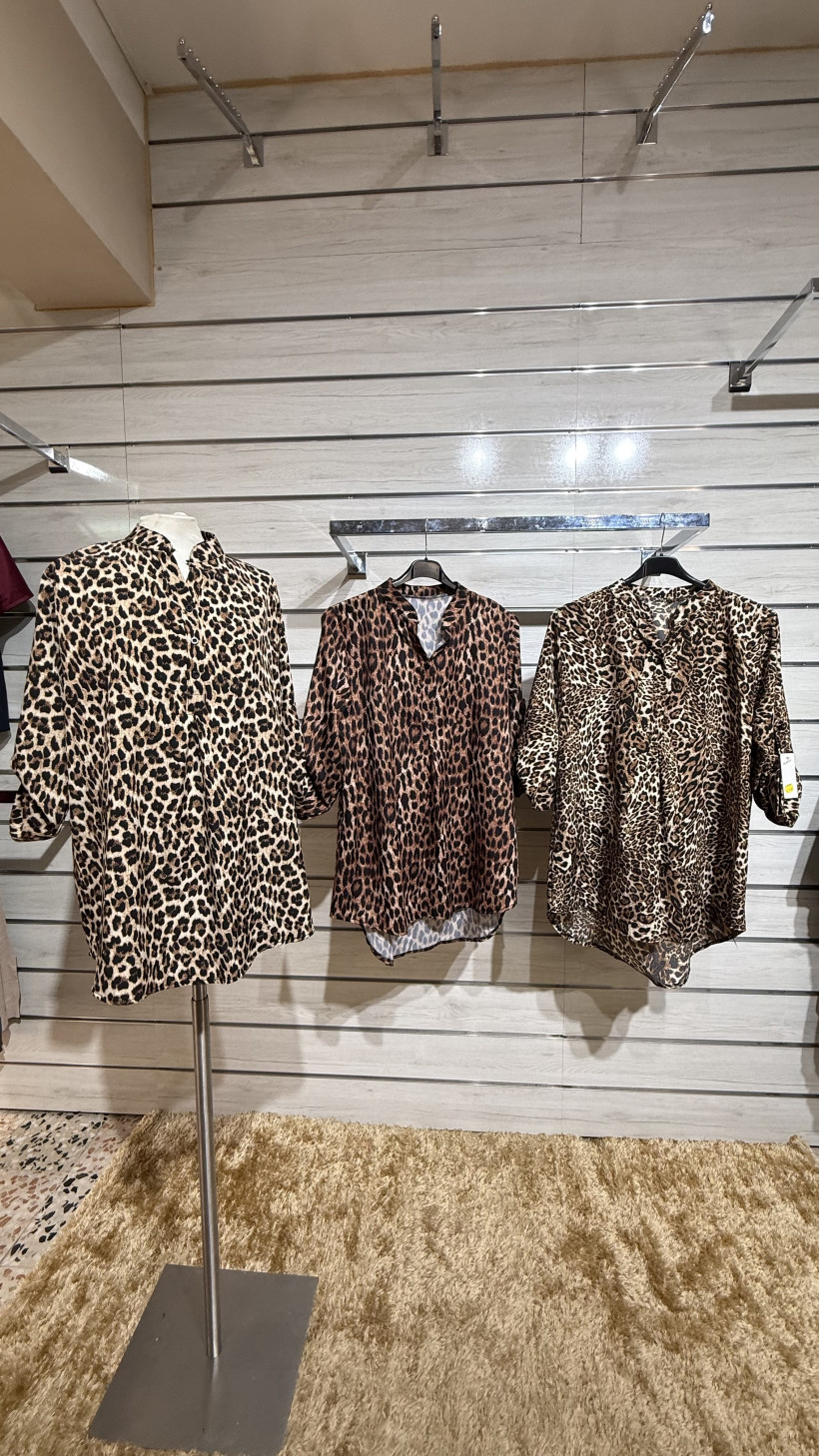 TUNICA ESTAMPADA BOTOES BUSTO