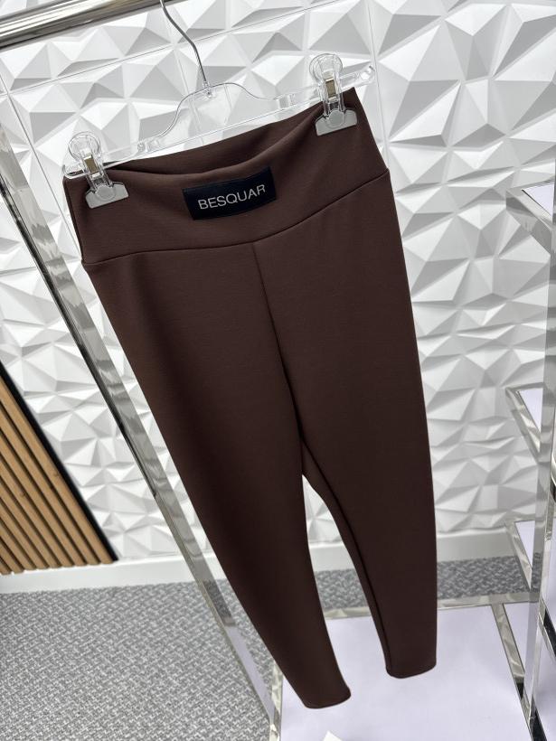 Leginsy besquar grubsze czekolada tył gładki 