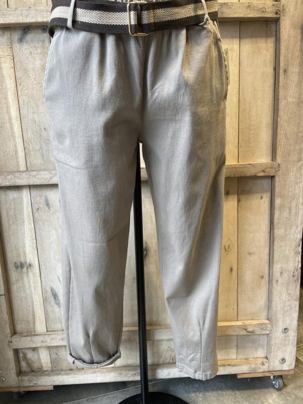 Pantalon carotte uni magique avec ceinture