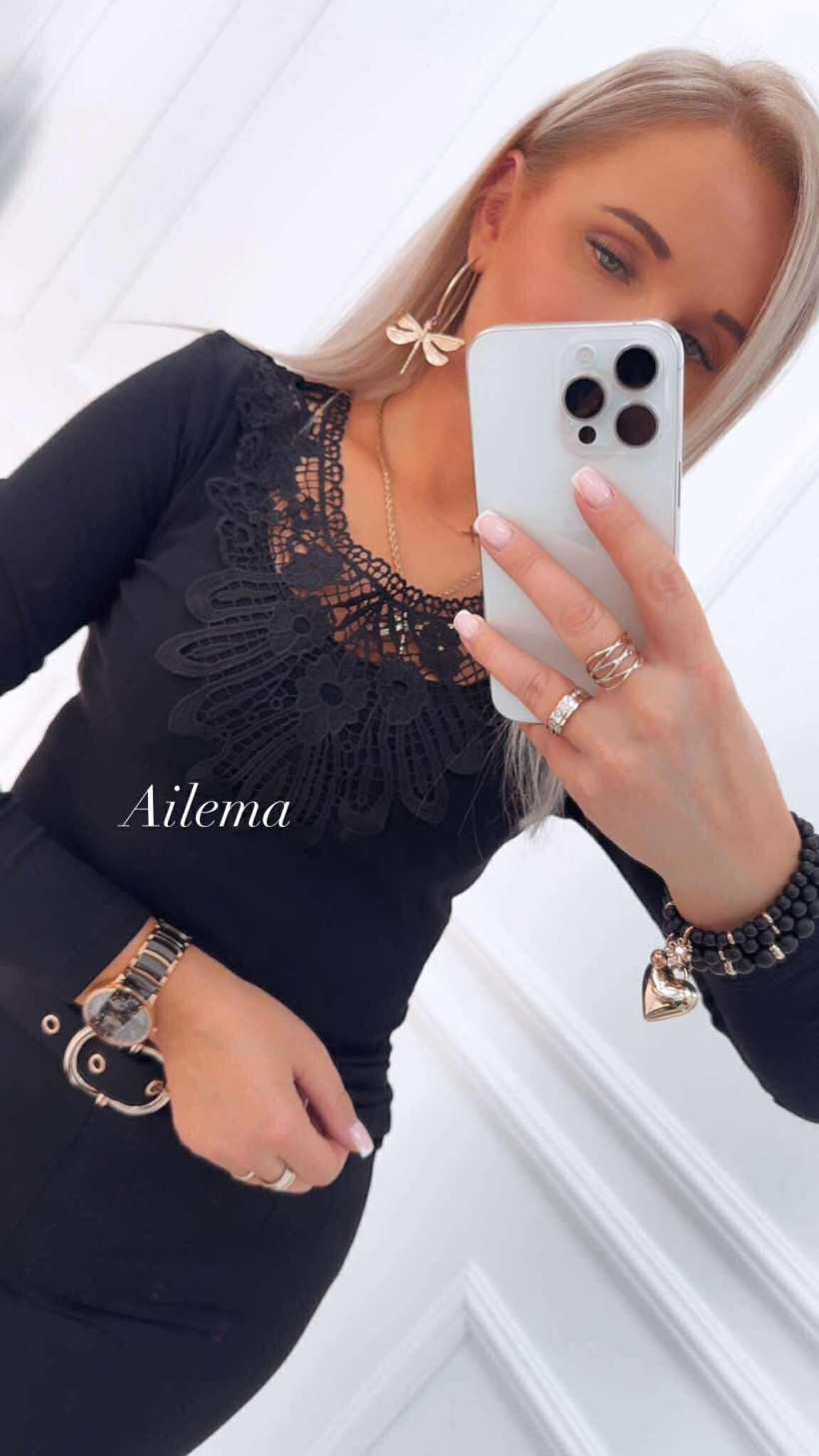 Bluzka AD138 koronkowy dekolt