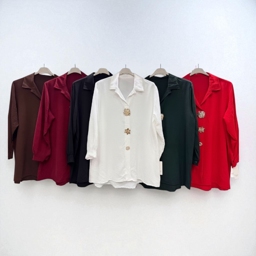 Koszula ozdobiona złotymi  agrafkami Plus Size