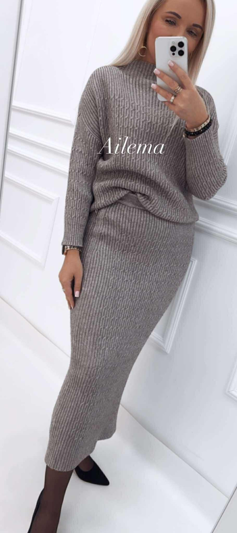 Komplet dzianinowy prążkowany sweter i spódnica G90211