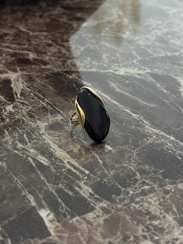 PIERŚCIONEK DUŻY CZARNY KAMIEŃ