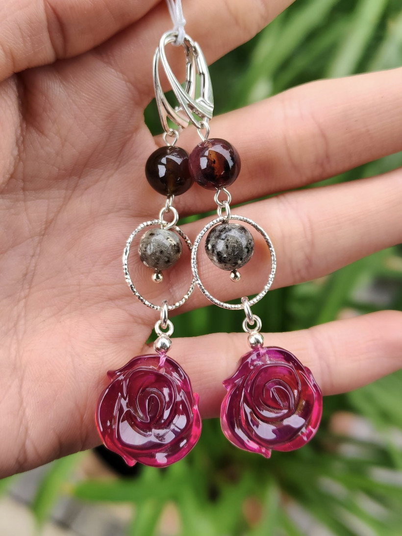 Kolczyki z bursztynem bałtyckim, ręcznie robione z motywem róży, srebro 925