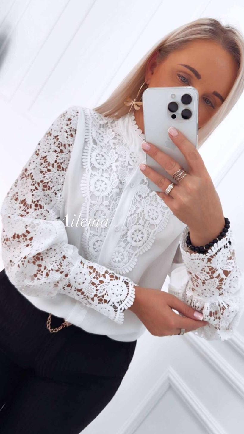 Koszula C-334 ozdobna koronka przy biuście i na rękawach