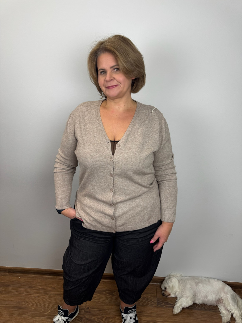 Sweter zapinany na guziki w serek - rozm. 2xl/3xl  - 5002 - fango