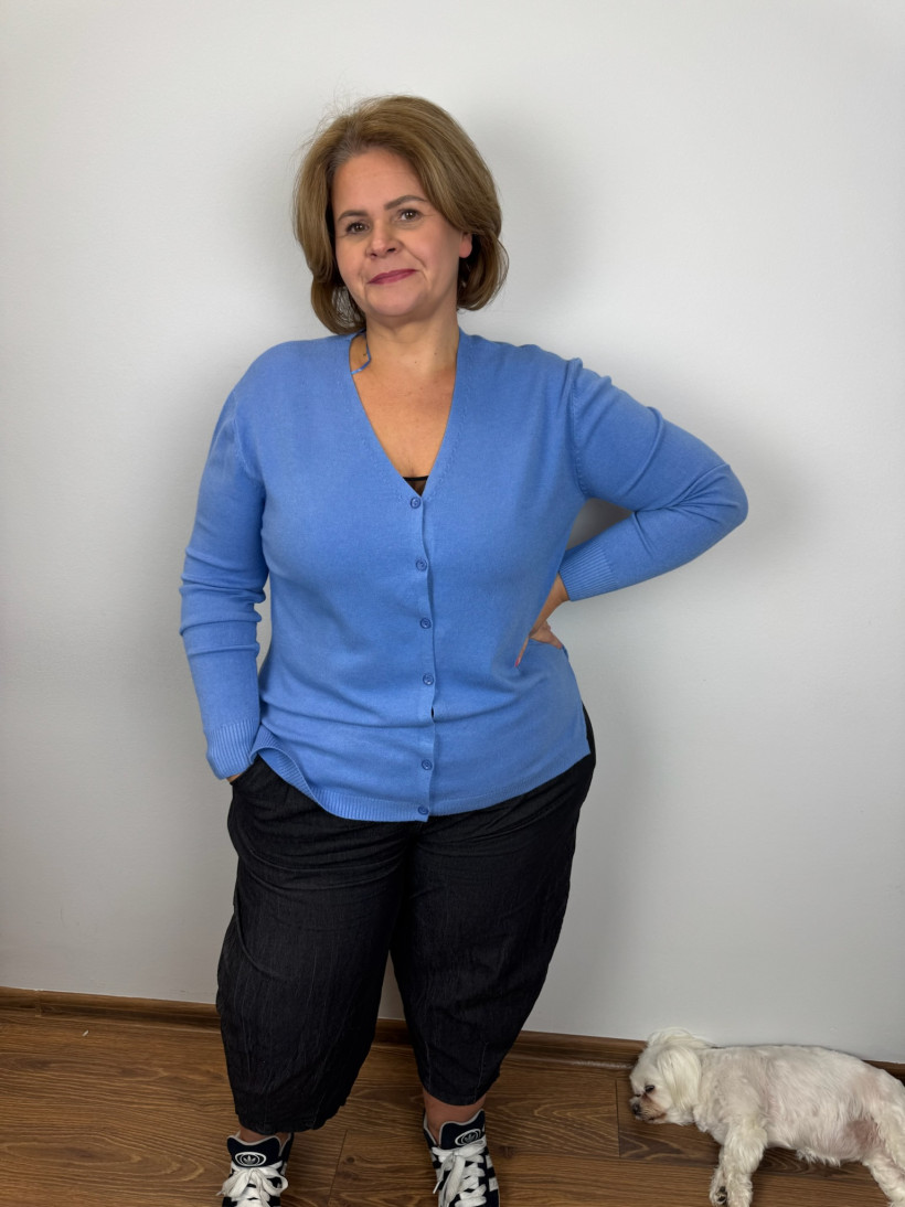 Sweter zapinany na guziki w serek - rozm. 2xl/3xl  - 5002 - niebieski