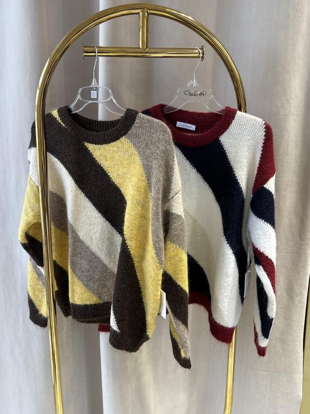 AMOUR SWETER KOLOROWE PASY