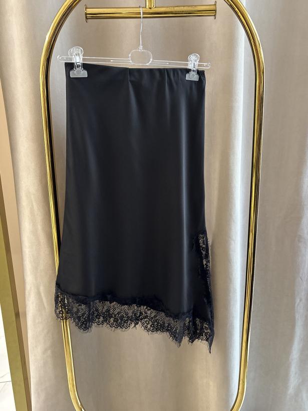 MIH SPÓDNICA SATYNA ŚCIĘTA KORONKA CZERŃ