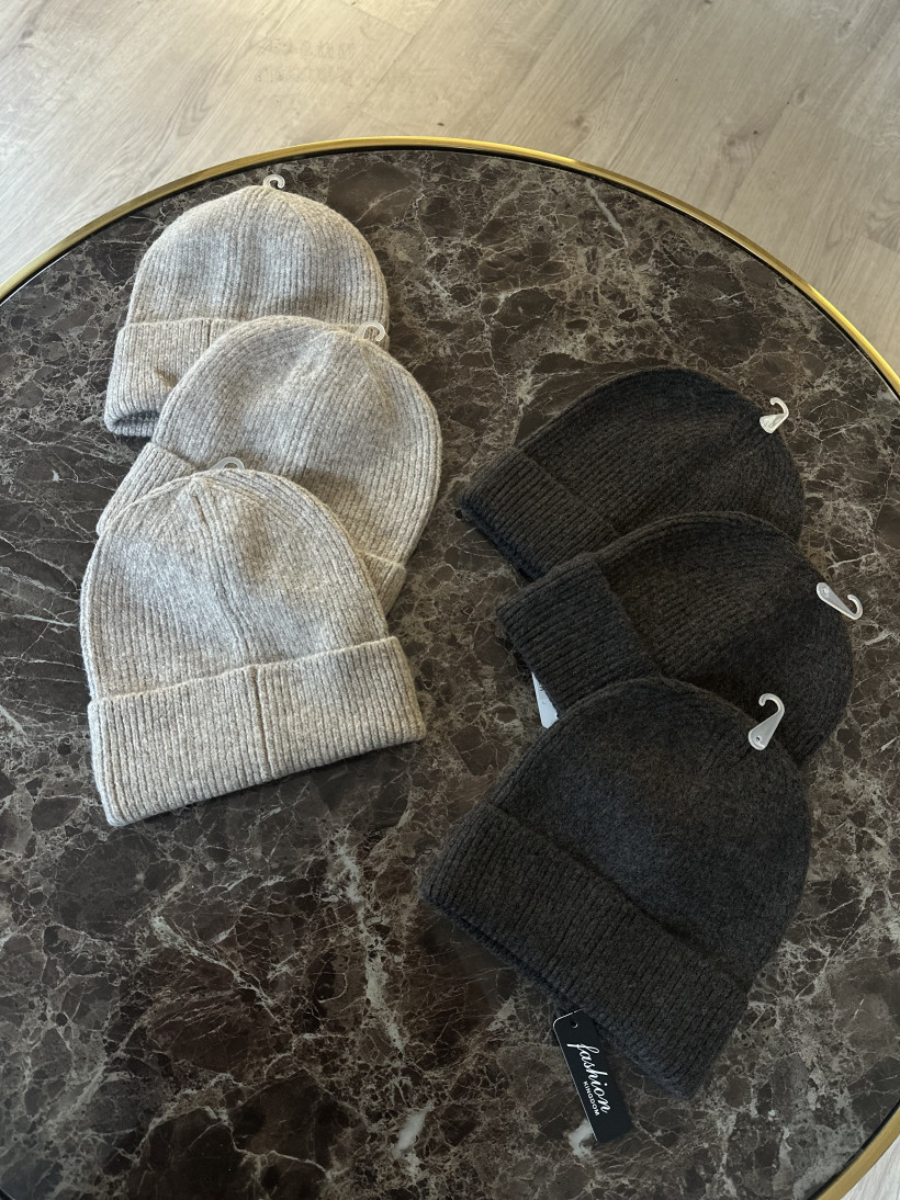 FASHION CZAPKA KOLORY