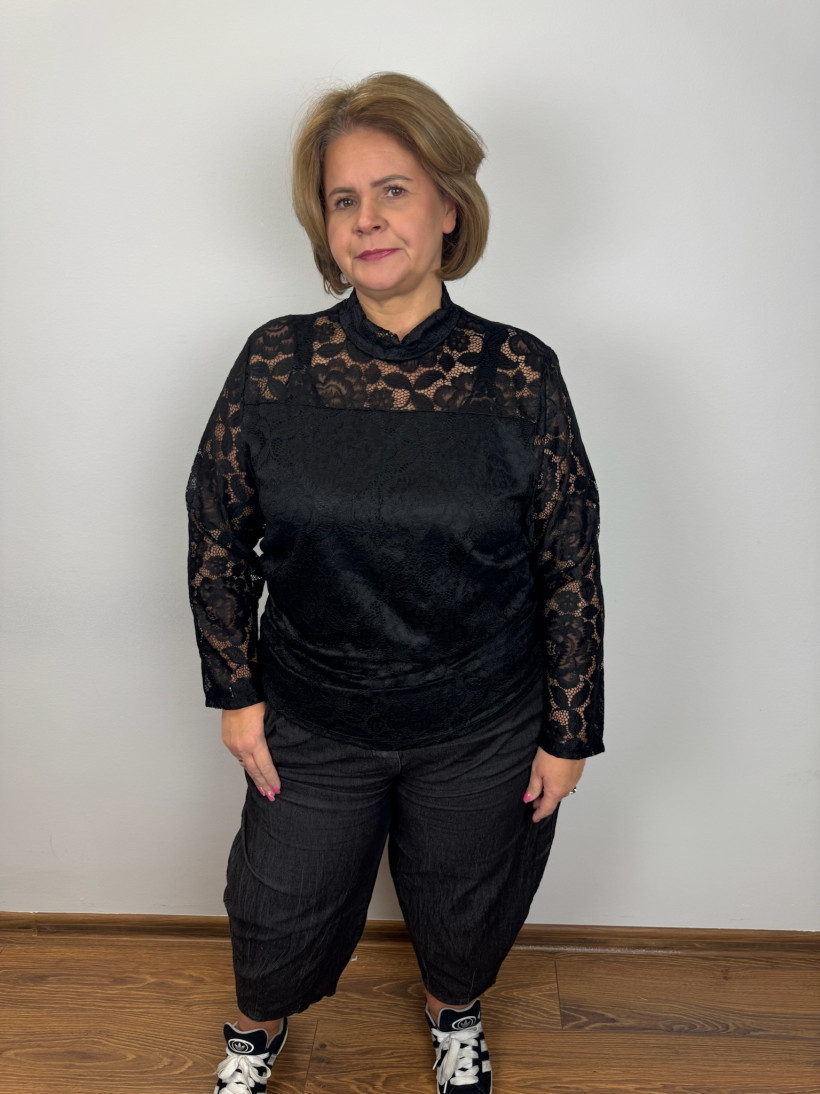 Bluzka gipiurowa jednokolorowa na podszewce - 8414 - czarna