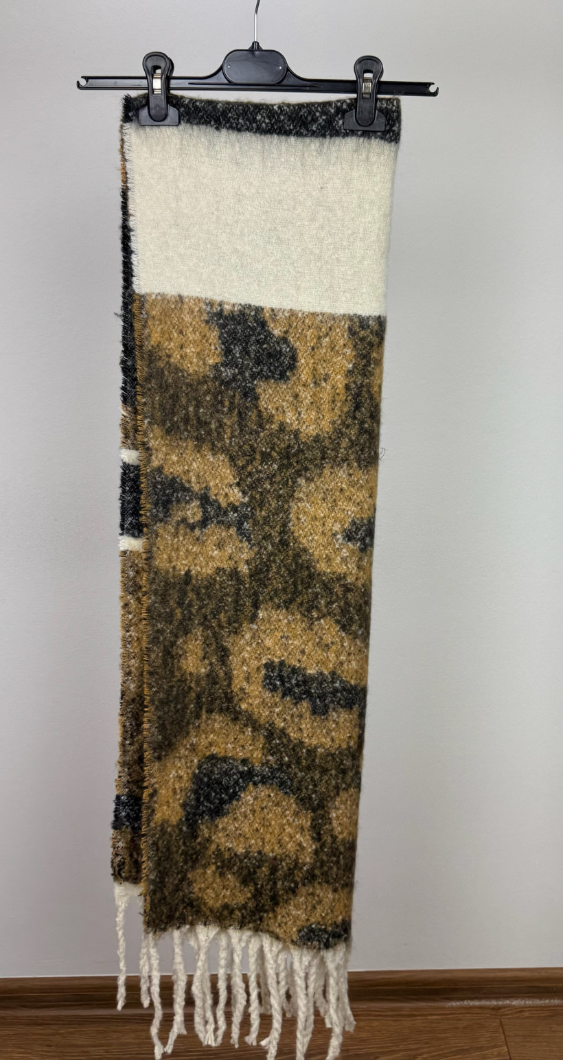 Szal z frędzlami, zawijasy - 68 - karmel