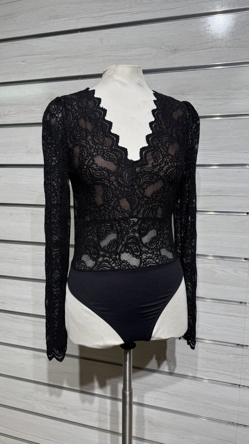 BODY RENDADO COM FORRO FRENTE