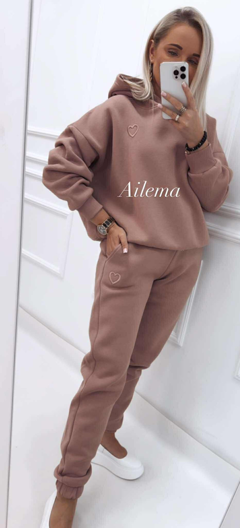 Komplet Motion bluza i dresy z wyszywanym serduszkiem M0944