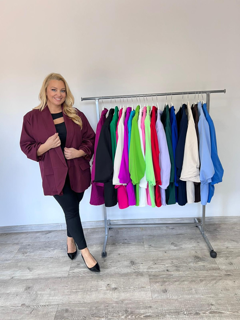 Stylowa marynarka damska plus size-kolory